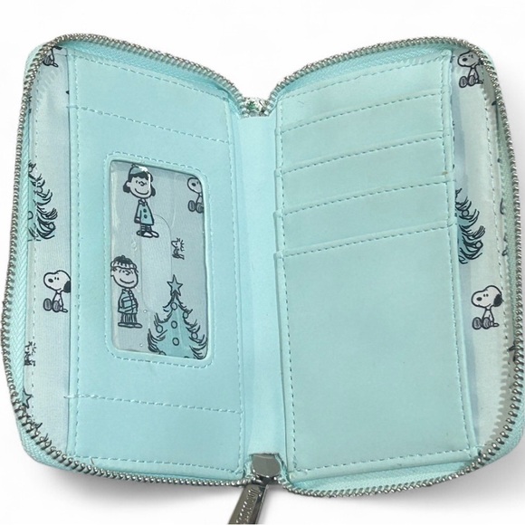 Loungefly Wallet Peanuts All Over Print Zip Around Snoopy Charlie Brown Holiday - Picture 5 of 9